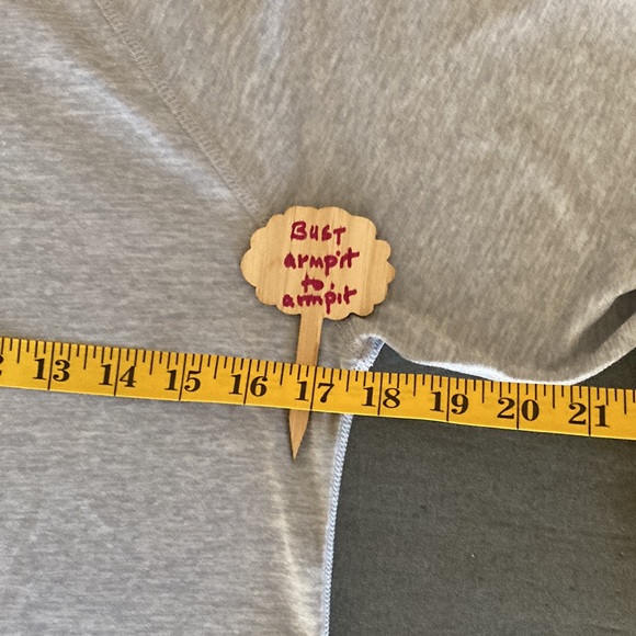 Ideology Medium silver gray short zipper sweater 100% polyester Made in Vietnam - Picture 5 of 9